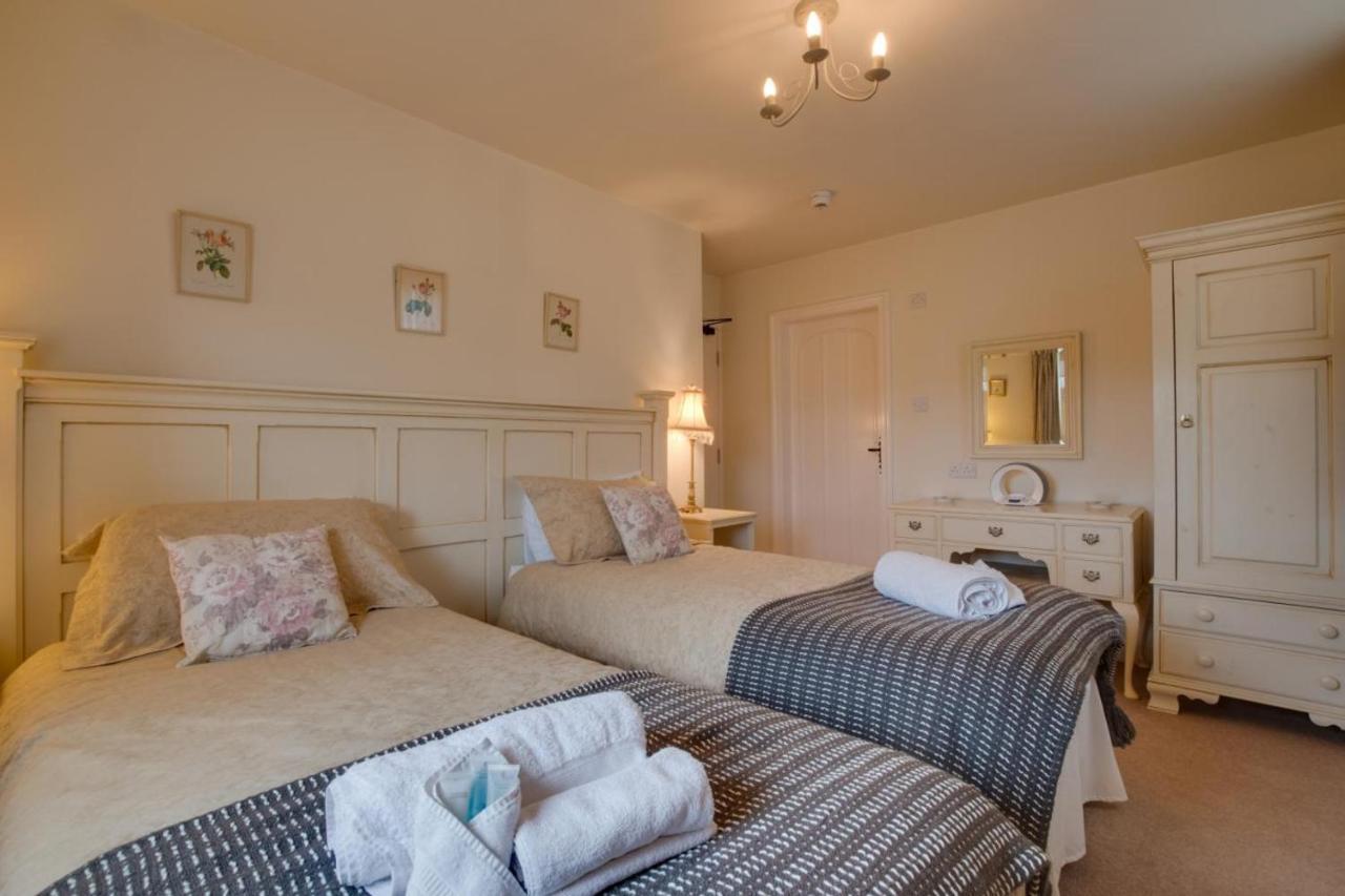 Middlehead Cottages Pickering Exteriör bild